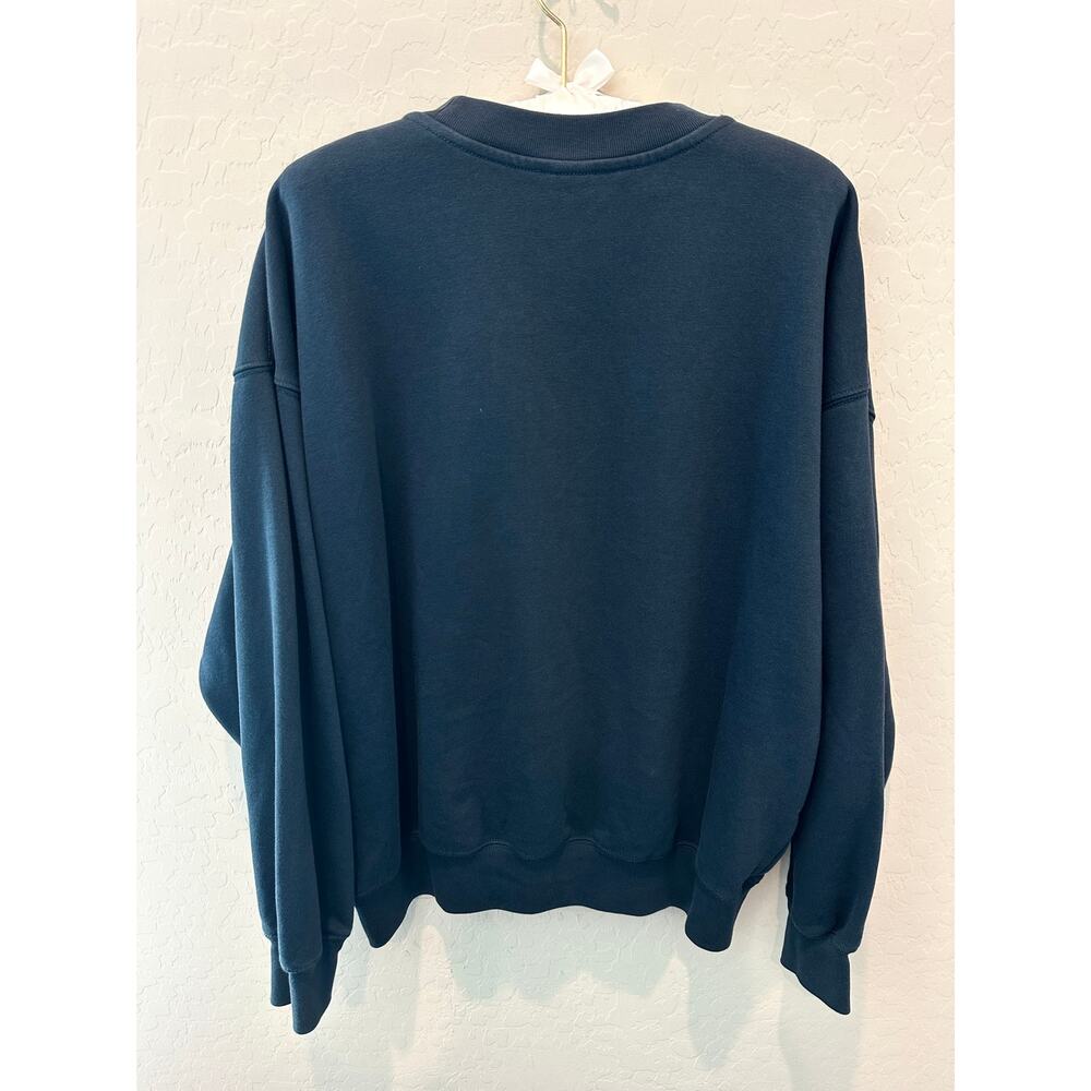 UNIQLO UT Peanuts Snoopy Varsity P Crewneck Graphic Sweatshirt Navy Blue Large - Picture 6 of 9